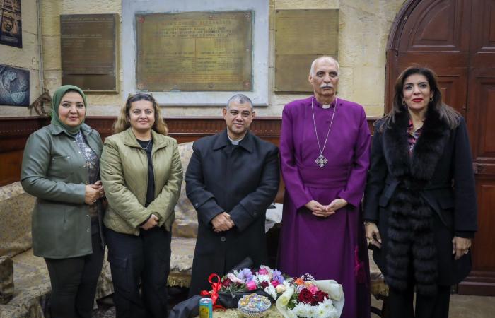 رئيس الأسقفية يصلي قداس العيد بكاتدرائية الإسكندرية .. صور .. بوابة المساء الاخباري