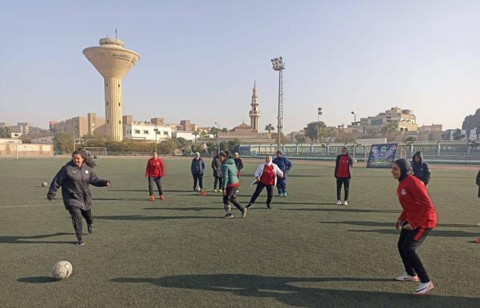 دعمًا
      للكرة
      النسائية..
      ورش
      عمل
      لمدربات
      الرخصة
      الإفريقية
      B7 المساء الاخباري ..