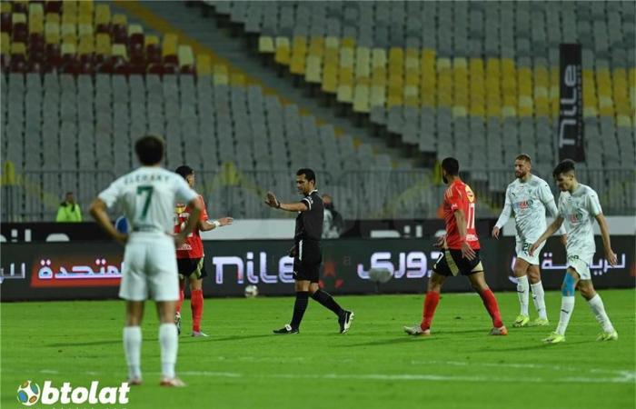 المصري:
      كنا
      نريد
      الانسحاب
      أمام
      الأهلي..
      وهناك
      تصعيد
      بسبب
      أخطاء
      الحكام