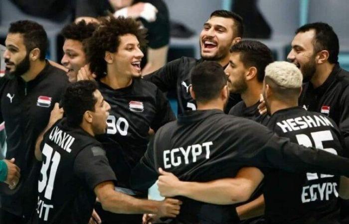 باستور
      يعلن
      قائمة
      منتخب
      مصر
      الأولية
      لكأس
      العالم
      لكرة
      اليد
      2025 - بوابة المساء الاخباري