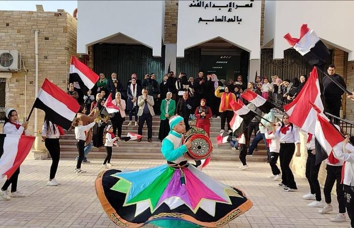 بعروض
      للمواهب..
      الثقافة
      تحتفل
      بالعام
      الجديد
      على
      مسرح
      قصر
      الإبداع
      الفني المساء الاخباري ..