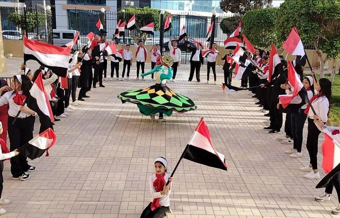 بعروض
      للمواهب..
      الثقافة
      تحتفل
      بالعام
      الجديد
      على
      مسرح
      قصر
      الإبداع
      الفني المساء الاخباري ..