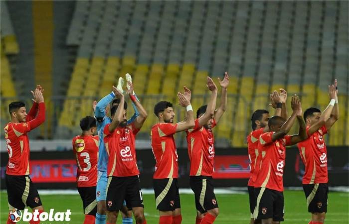 تقارير:
      لاعب
      الأهلي
      على
      أعتاب
      مزاملة
      أحمد
      عبد
      القادر
      في
      قطر