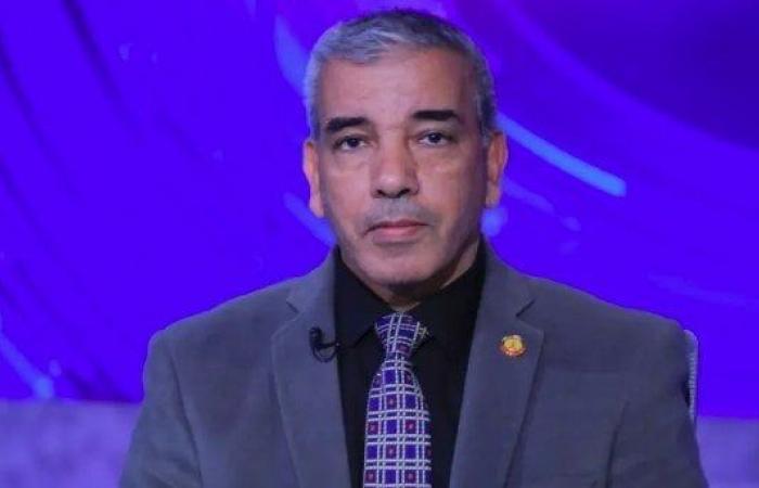 «عباس
      شراقي»:
      السد
      العالي
      وفر
      22
      مليار
      متر
      مكعب
      من
      المياه
      لمصر - بوابة المساء الاخباري