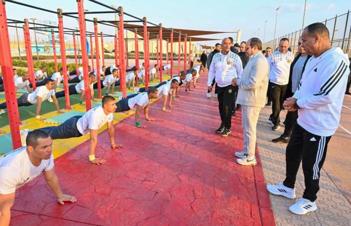 الرئيس
      السيسي
      يتفقد
      الأكاديمية
      العسكرية
      ويحث
      الطلاب
      على
      التفاني
      في
      تحصيل
      العلم..
      صور . المساء الاخباري