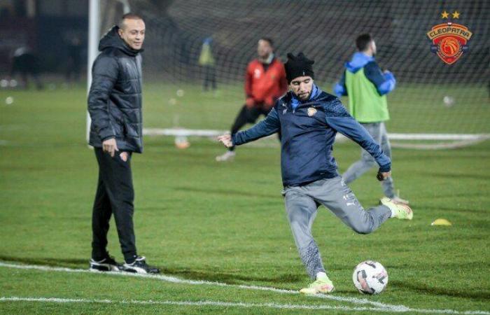 بقيادة
      قندوسي..
      الرمادي
      يعلن
      تشكيل
      سيراميكا
      لمواجهة
      طلائع
      الجيش
      في
      الدوري - بوابة المساء الاخباري