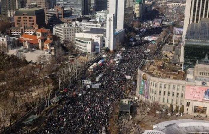 مظاهرات في كوريا الجنوبية للمطالبة باعتقال الرئيس السابق .. بوابة المساء الاخباري