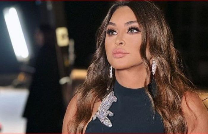 «ما
      حد
      يسألني»..
      تصرف
      غريب
      من
      إليسا
      أثناء
      تواجدها
      بموسم
      الرياض - بوابة المساء الاخباري