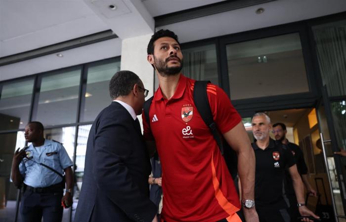 دوري
      أبطال
      أفريقيا..
      حافلة
      الأهلي
      تتوجه
      إلى
      ملعب
      مباراة
      استاد
      أبيدجان
      الإيفواري المساء الاخباري ..