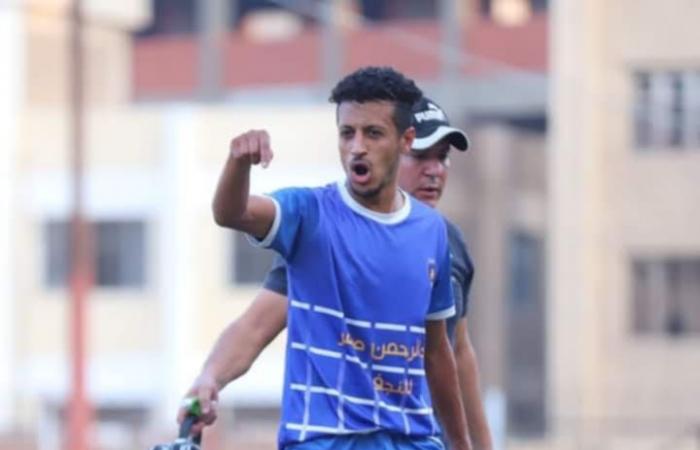 مسعف
      ينقذ
      لاعب
      الدلنجات
      في
      البحيرة
      من
      الشلل..
      صور . المساء الاخباري