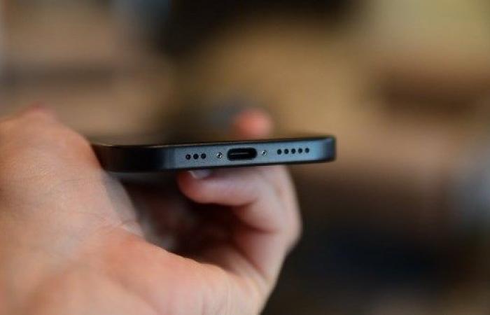 ثغرة خطيرة في منفذ الشحن USB-C تهدد أمان مستخدمي iPhone .. بوابة المساء الاخباري