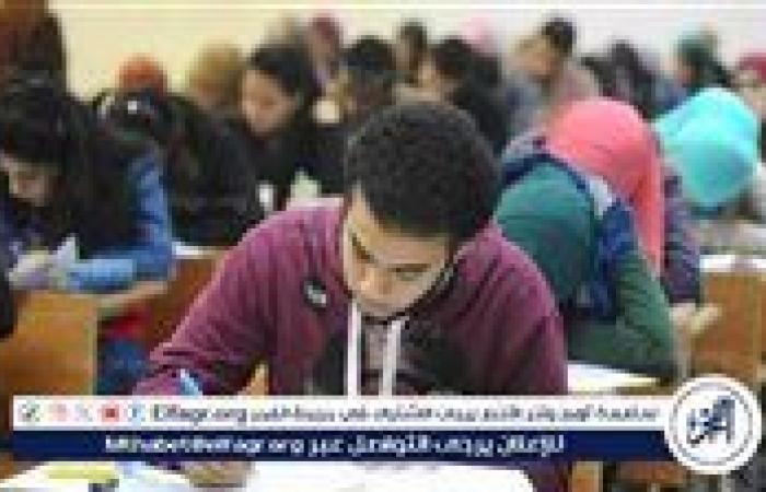 طلاب
      الصف
      الأول
      الثانوي
      يؤدوا
      اليوم
      امتحان
      اللغة
      العربية
      في
      212
      لجنة
      بالدقهلية