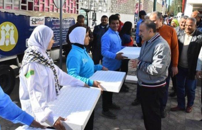 محافظ
      أسيوط
      يدعم
      الشباب:
      مبادرة
      زراعية
      فريدة
      من
      نوعها - بوابة المساء الاخباري