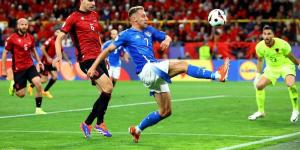 الفجر سبورت .. العالم
      اليوم
      -
      فوز
      صعب
      لإيطاليا
      على
      ألبانيا
      في
      أولى
      مباريات
      "الآزوري"