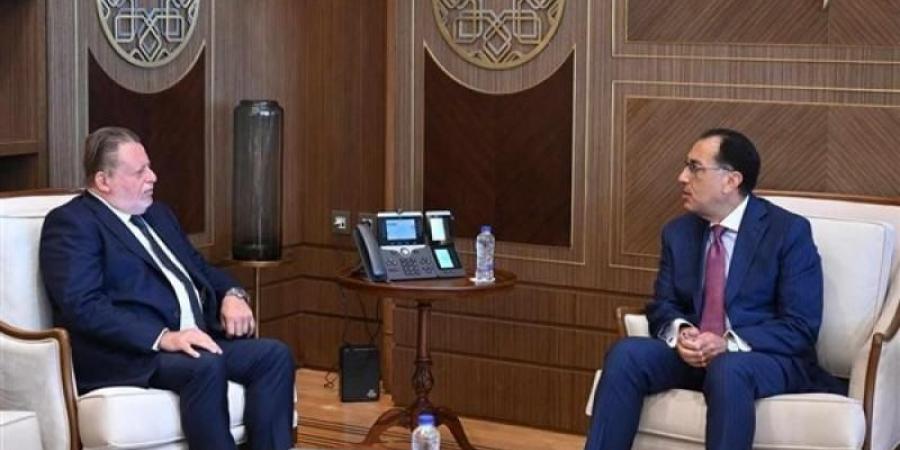 الفجر سبورت .. رئيس
      الوزراء
      يناقش
      ملفات
      التعاون
      المشتركة
      بين
      الحكومة
      والبنك
      المركزي